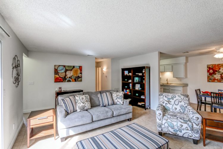 photo of Sierra Meadows living room